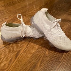 White Nike vapor max size 11